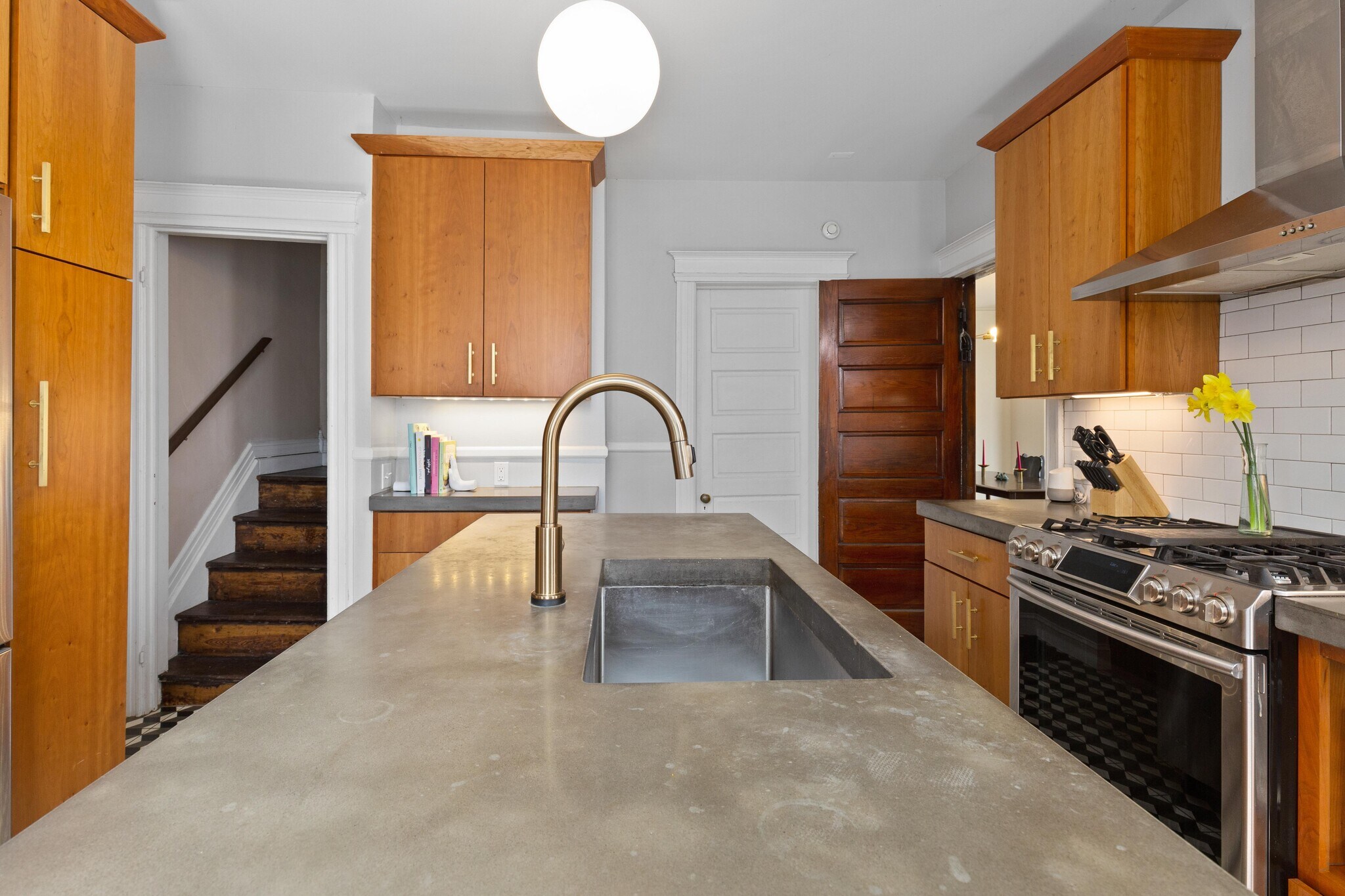 Building Photo - 1531 Vinewood St