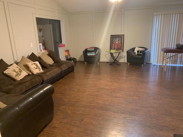 Building Photo - 3605 Lynbrook Dr