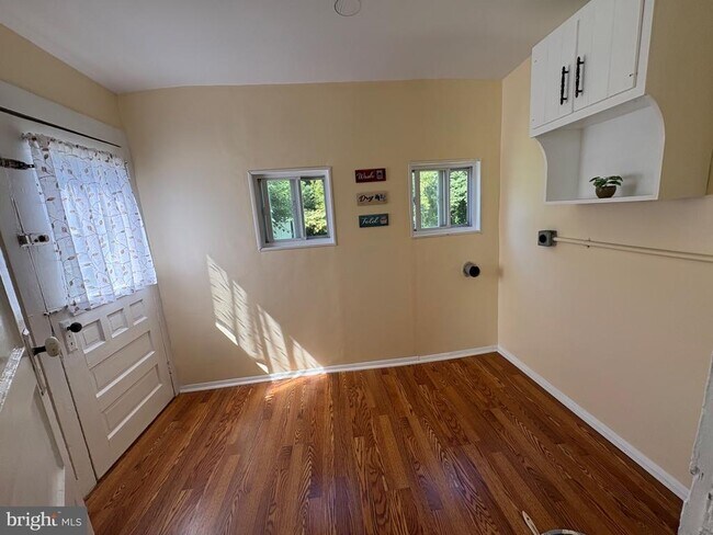 Building Photo - 224 Delsea Dr