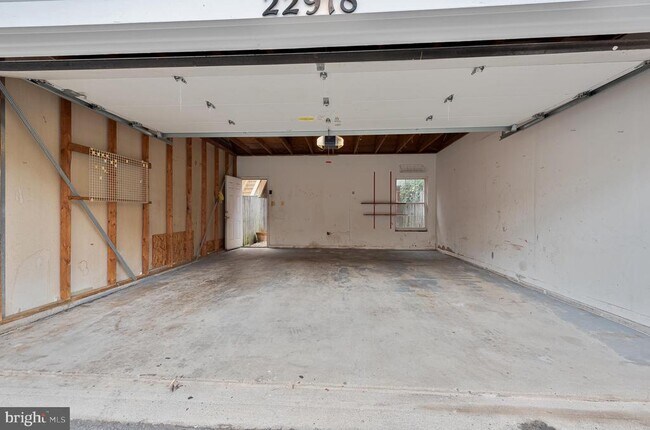 Building Photo - 22918 Regent Terrace