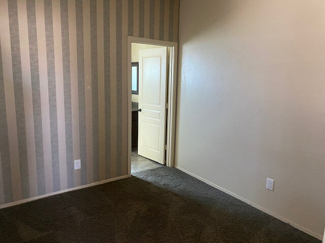 Building Photo - 4182 S Sunflower Dr