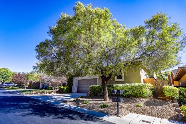 Building Photo - Anthem Country Club Beauty w/ Casita
