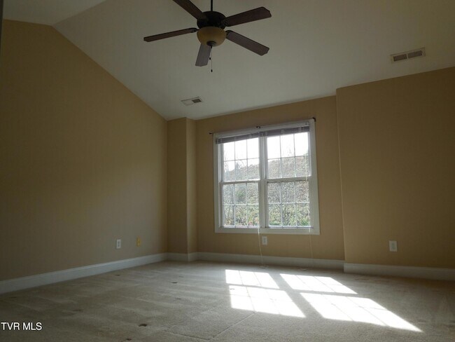 Building Photo - 341 Coldwater Dr