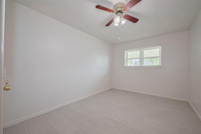 Building Photo - 9711 Mackworth Dr