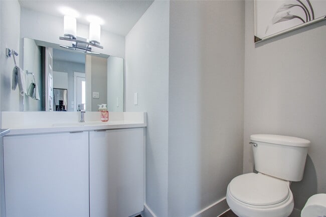 Building Photo - 2549 Hollister Rd