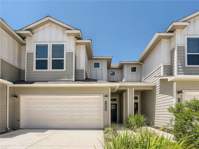 Building Photo - 1802 Roseburg Dr