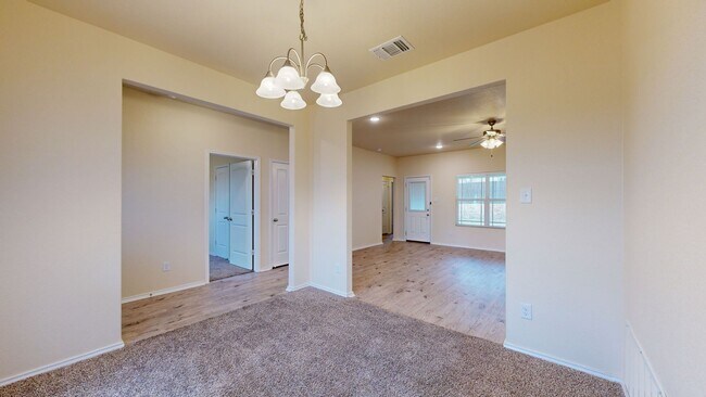 Building Photo - Minutes from Fort Hood charming 4 bedroom ...