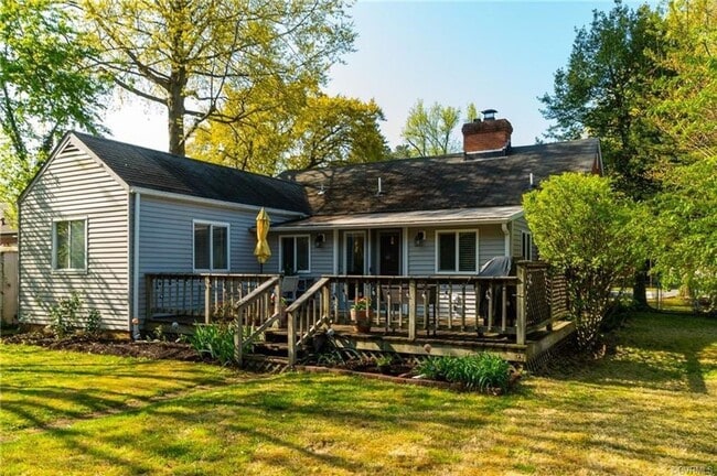 Building Photo - Sauer's Garden Gem: Lovely 3 Bedroom, 1.5 ...