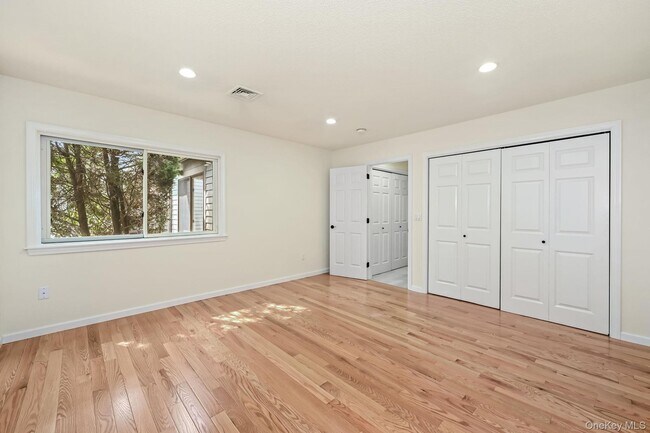 Building Photo - 750 C Heritage Hls