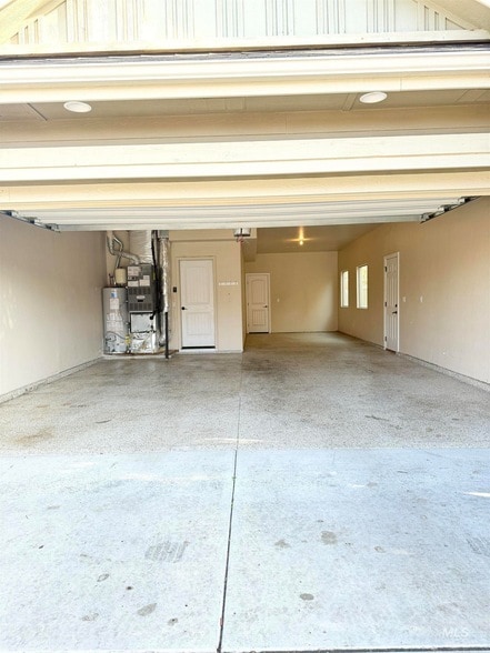 Building Photo - 4678 N Elmstone Ave