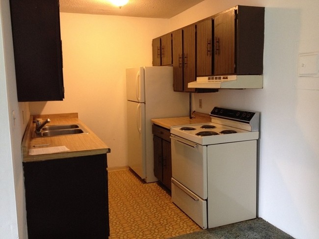 Kitchen - Kasson Village Apartments