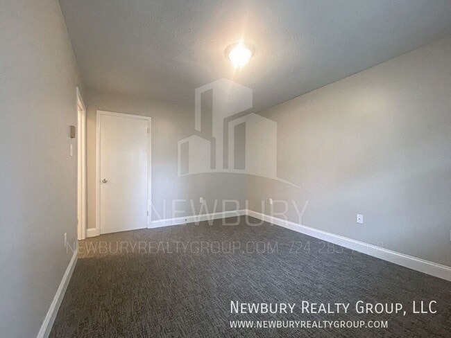 Building Photo - 49 Sunbury Estates