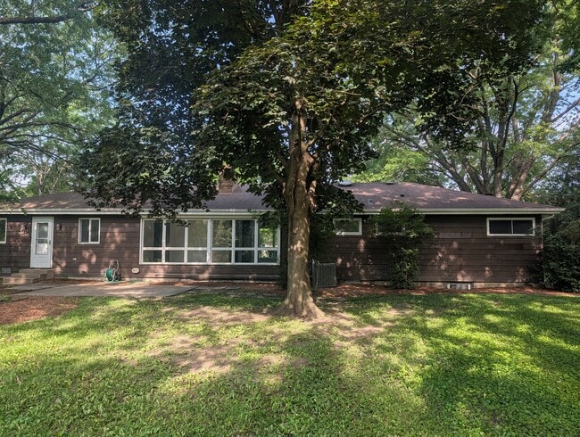 Building Photo - 71 N Ela Rd