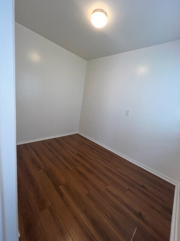 Building Photo - 615 Normandie Ave