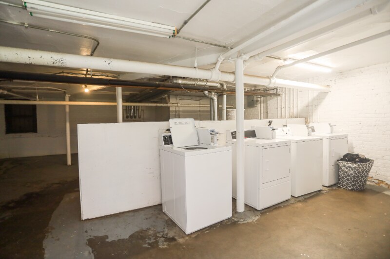 Building Photo - 1329 W Touhy Ave