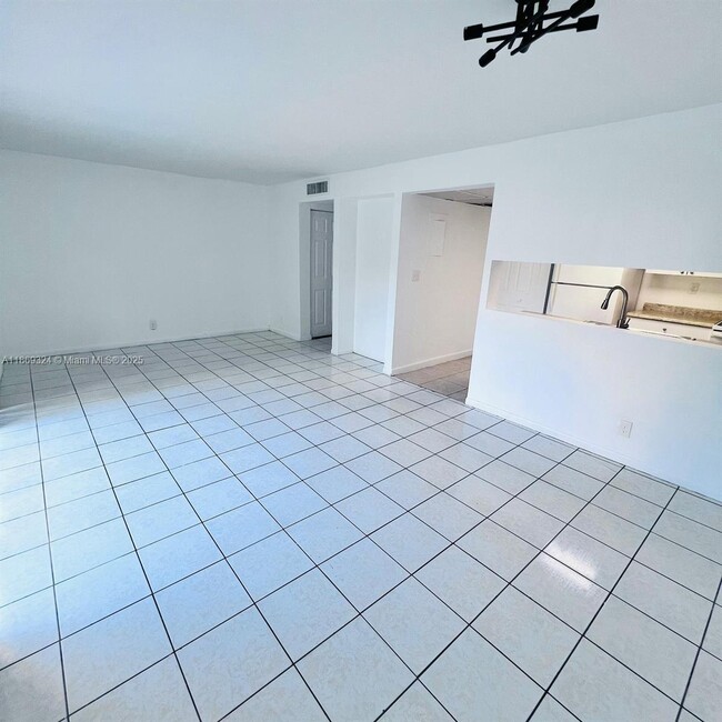 Building Photo - 5721 Blueberry Ct