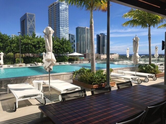 Building Photo - End Unit |  Luxury Condo | The Symphony | 2 Bed 2 Bath 2 Parking