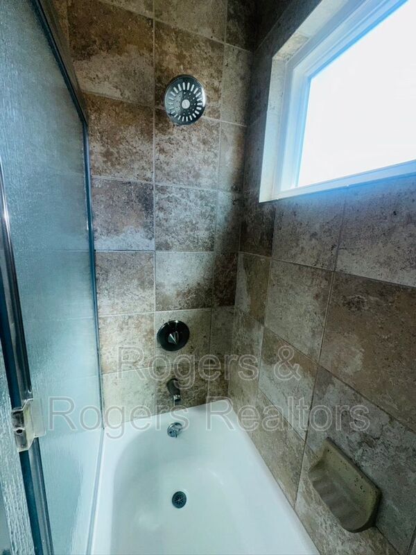 Building Photo - 2663 Westberry Dr