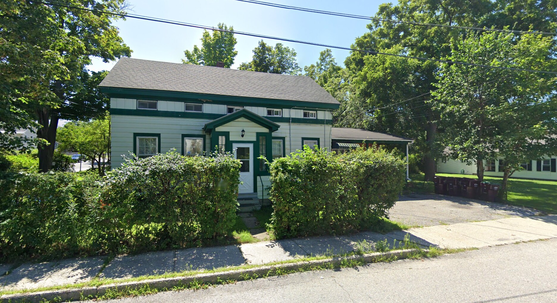 Building Photo - 318 School St