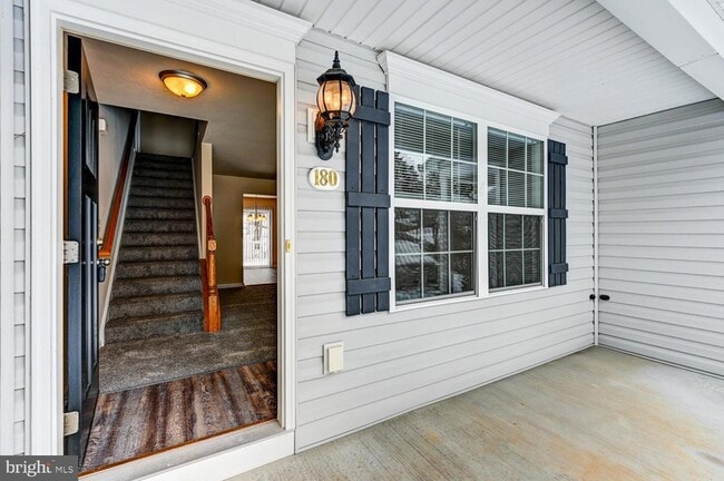 Building Photo - 180 Breezewood Dr