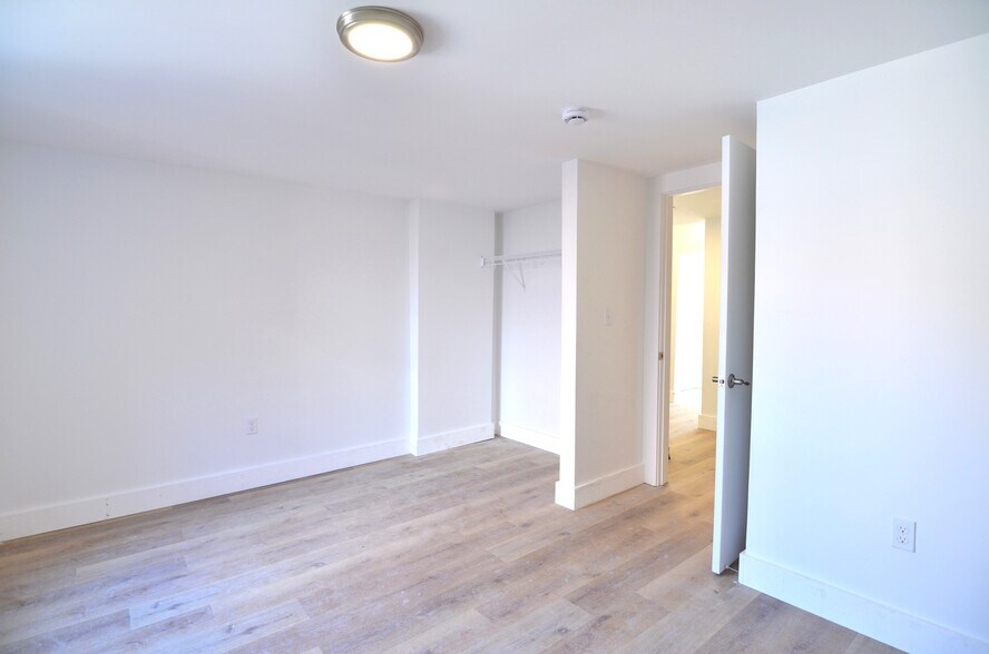 Building Photo - 1607 Race St