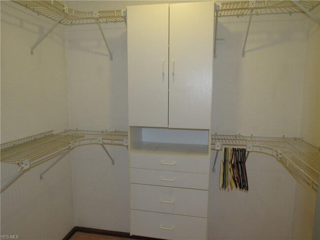 Building Photo - 26929 Heatherwood Cir