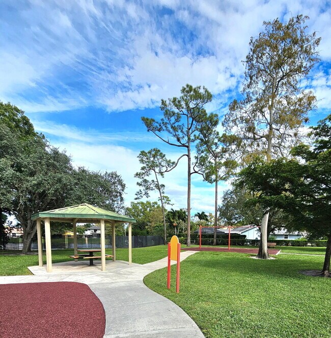 Building Photo - 14507 Larkspur Ln