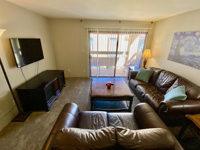 Building Photo - Furnished Scottsdale One Bedroom Condo For Long or Short Term (Min 3 Months)