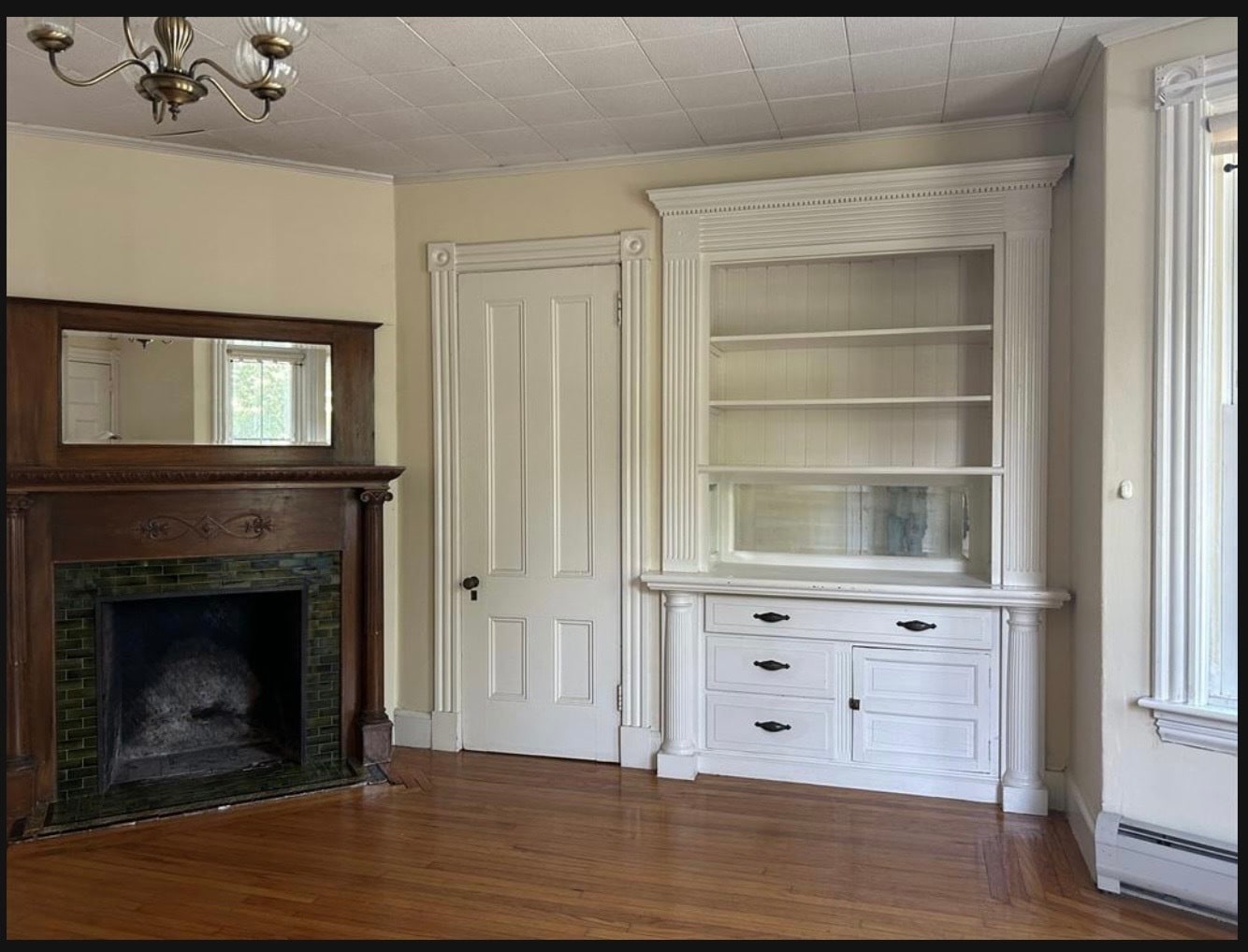 Building Photo - 296 Elm St