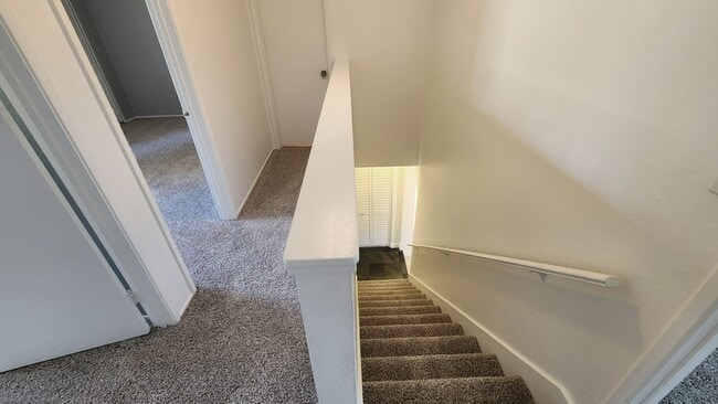 Building Photo - 422 Florin Rd