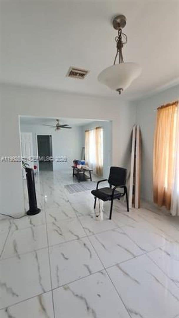 Building Photo - 6130 SW 64th Ave