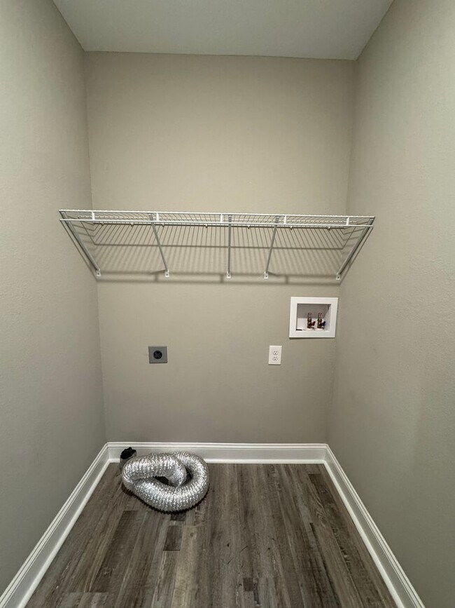 Building Photo - 310 N Varnell Rd