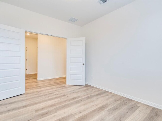 Building Photo - 260 Cathedral Mountain Dr