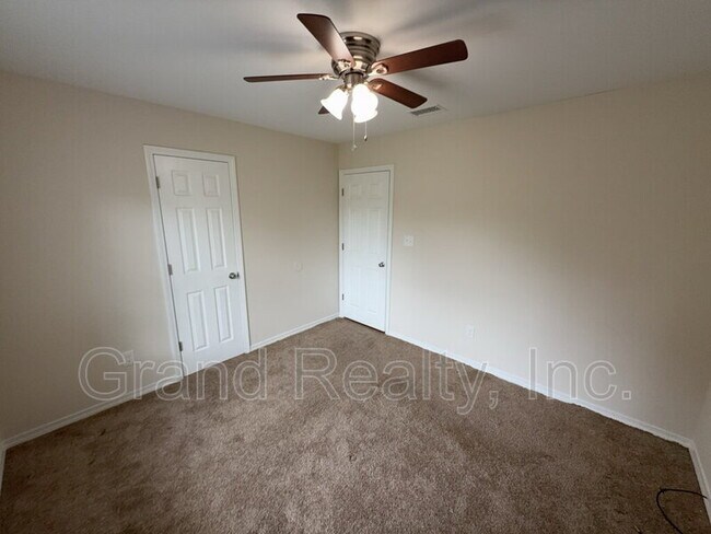 Building Photo - 4429 Amberwood Cir