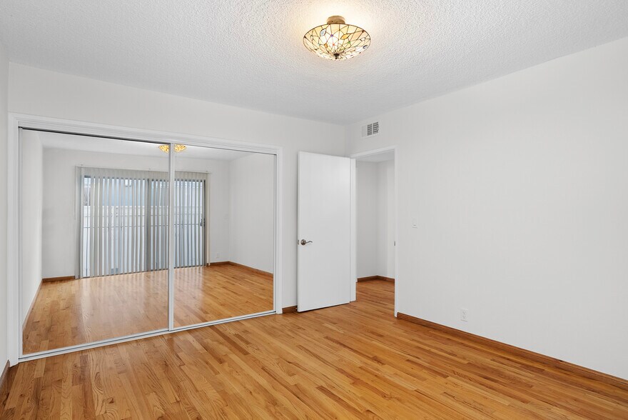 Building Photo - 824 S Shenandoah St