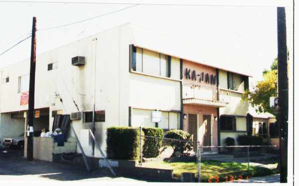 Building Photo - 6340 Vineland