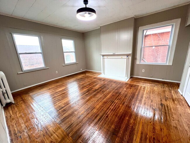 Building Photo - 259-261 N. Dithridge Street (Full Service)