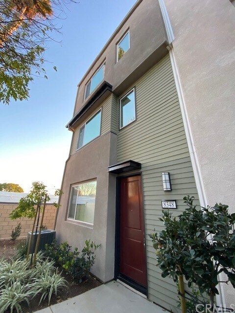 Primary Photo - 8348 N Canby Pl