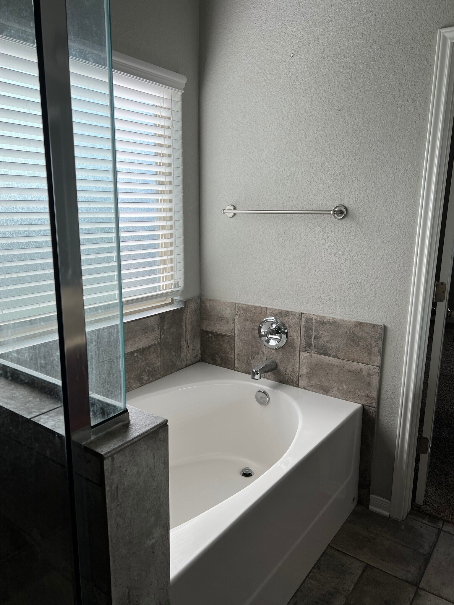 Building Photo - 8119 Redbrush