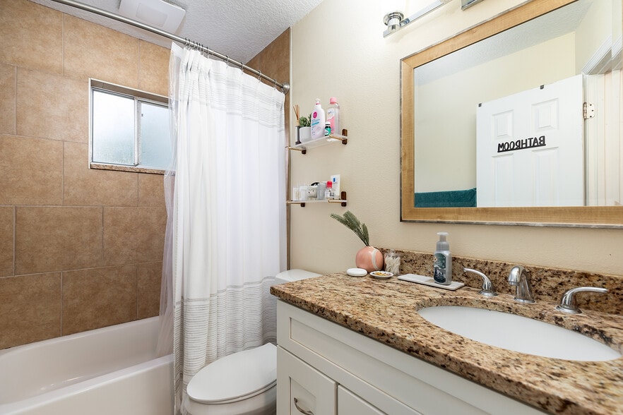 Building Photo - 5623 Spring Run Ave