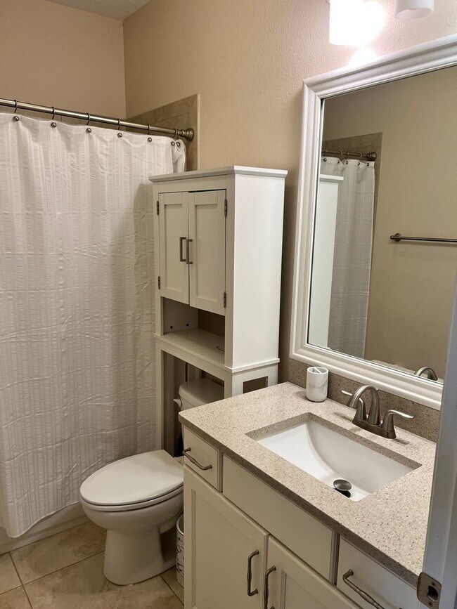 Building Photo - 115 N Arrawana Ave