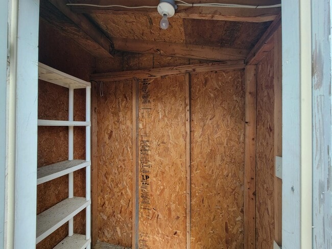 Building Photo - 1234 Longpoint Dr