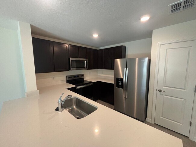 Building Photo - 6592 SW 81st Lp