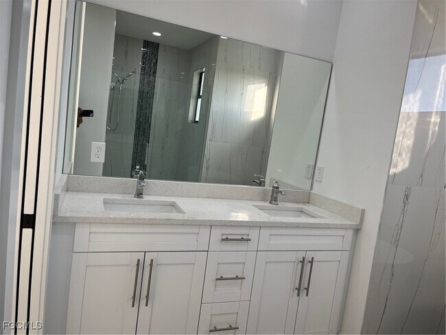 Building Photo - 4011 NW 38th Ln