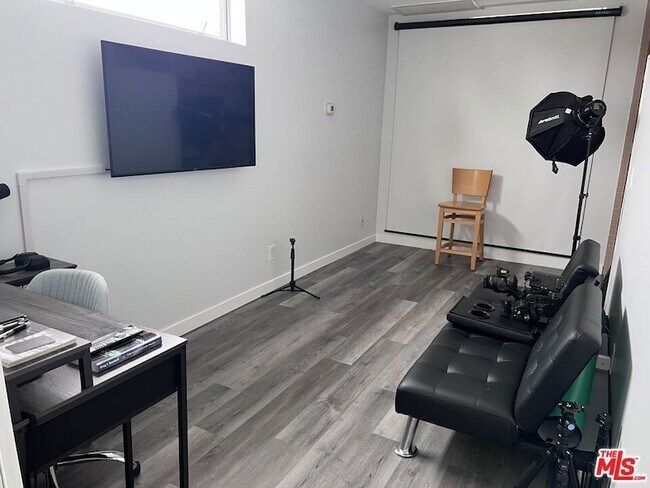 Building Photo - 46 Rose Ave