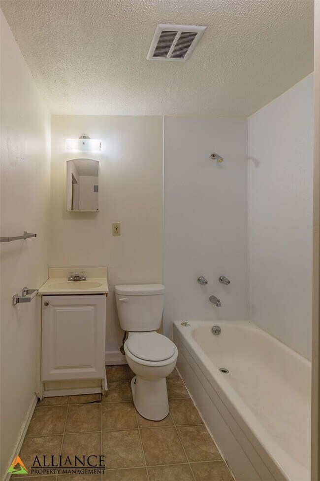 Building Photo - 909 Leavenworth St