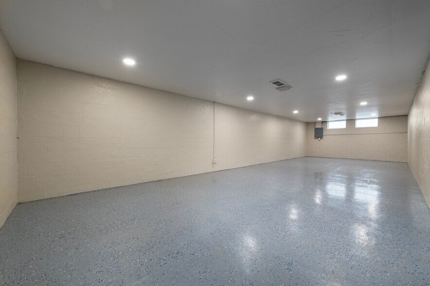 Building Photo - 2930 Northglen Dr
