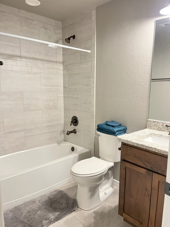 Building Photo - 905 Roadrunner Spur