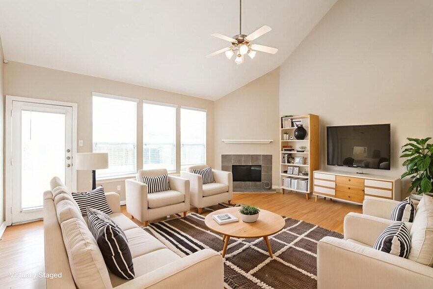 Building Photo - 2307 Siegen Dr