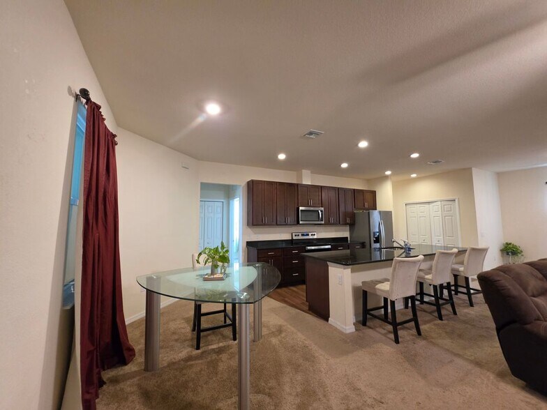 Building Photo - 6004 Pecan Cir